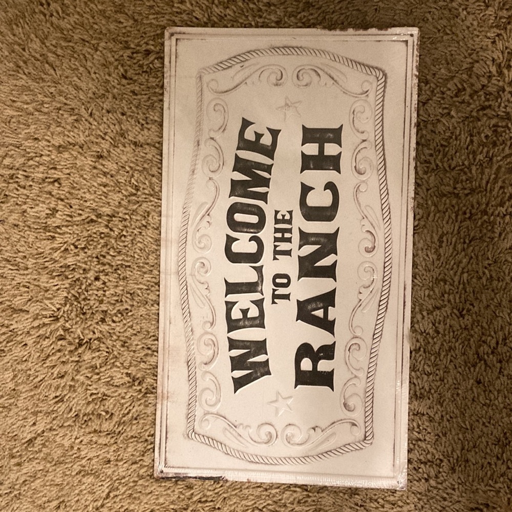 Brand new Ranch Decor - Picture 2 of 3